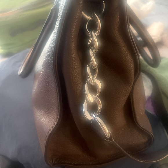 Michael Kors East West Hamilton Bag - Picture 3 of 15